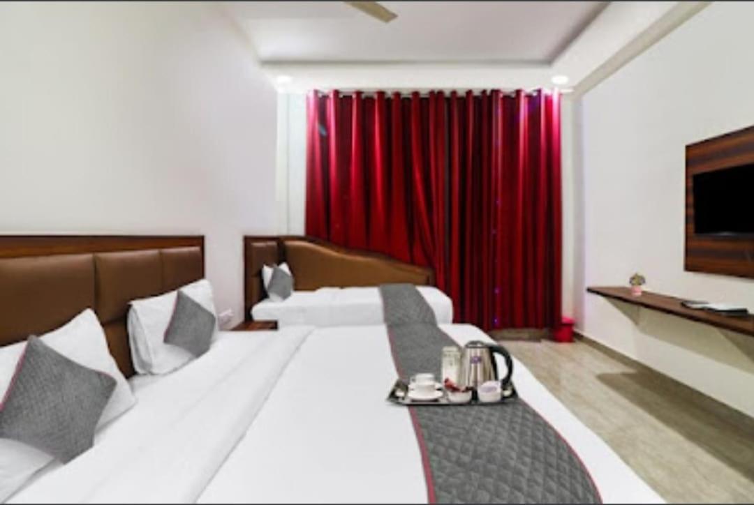 Hotel The Golden Taj By The Golden Taj Group & Hotels Agra  Extérieur photo